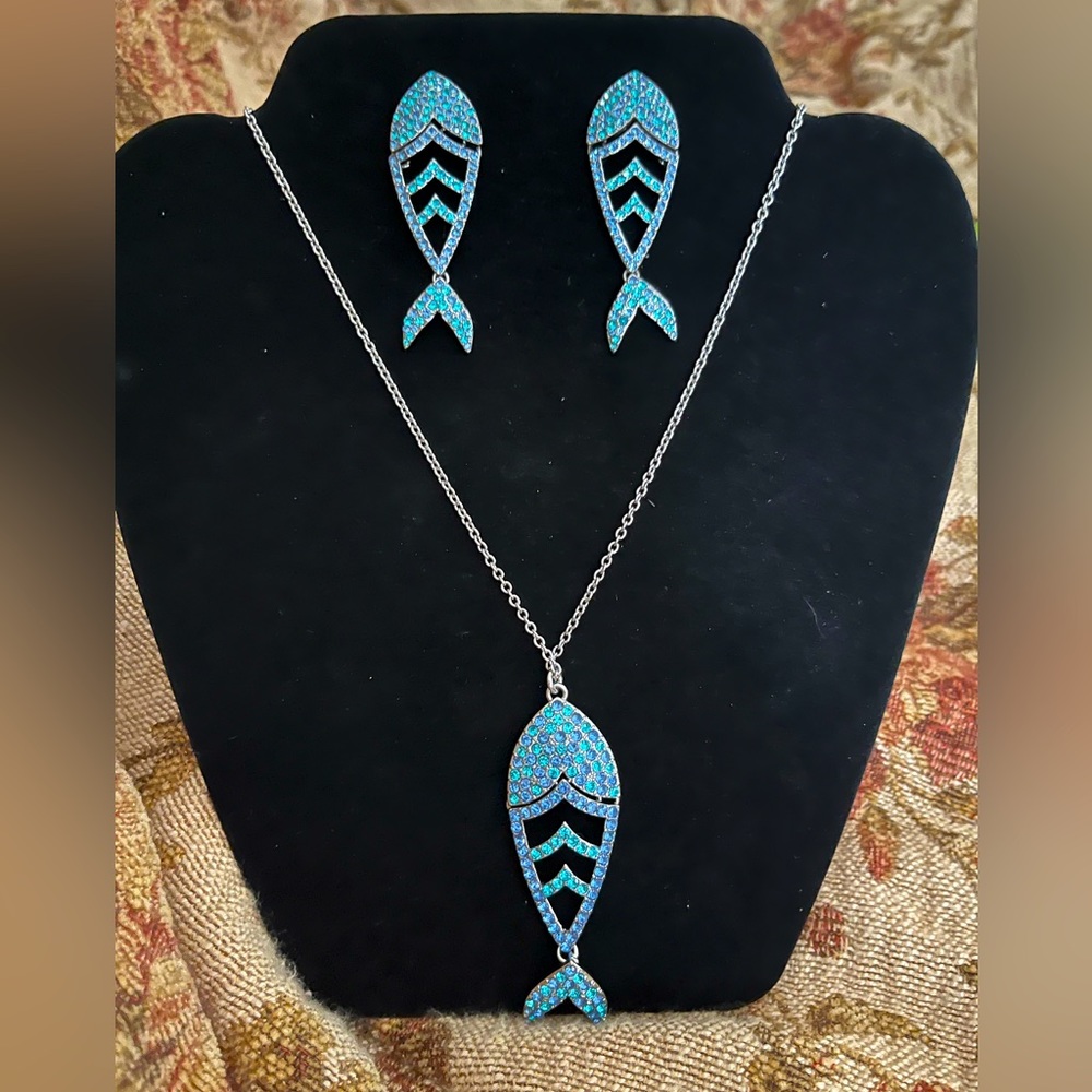 NWOT INC Crystal Fish Earring and Necklace Set